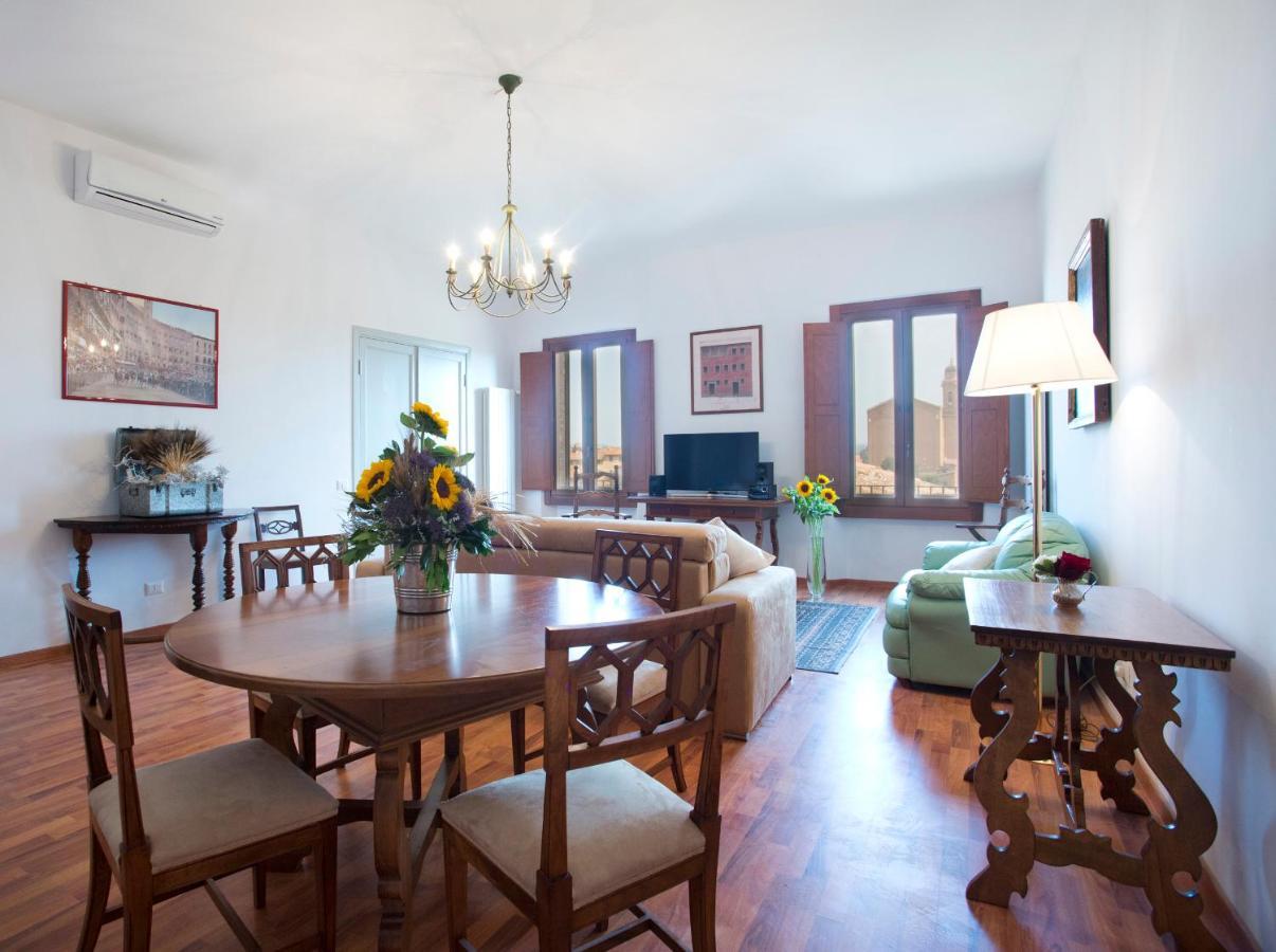Residenza D'Epoca Palazzo Piccolomini Apartment เซียนา ภายนอก รูปภาพ