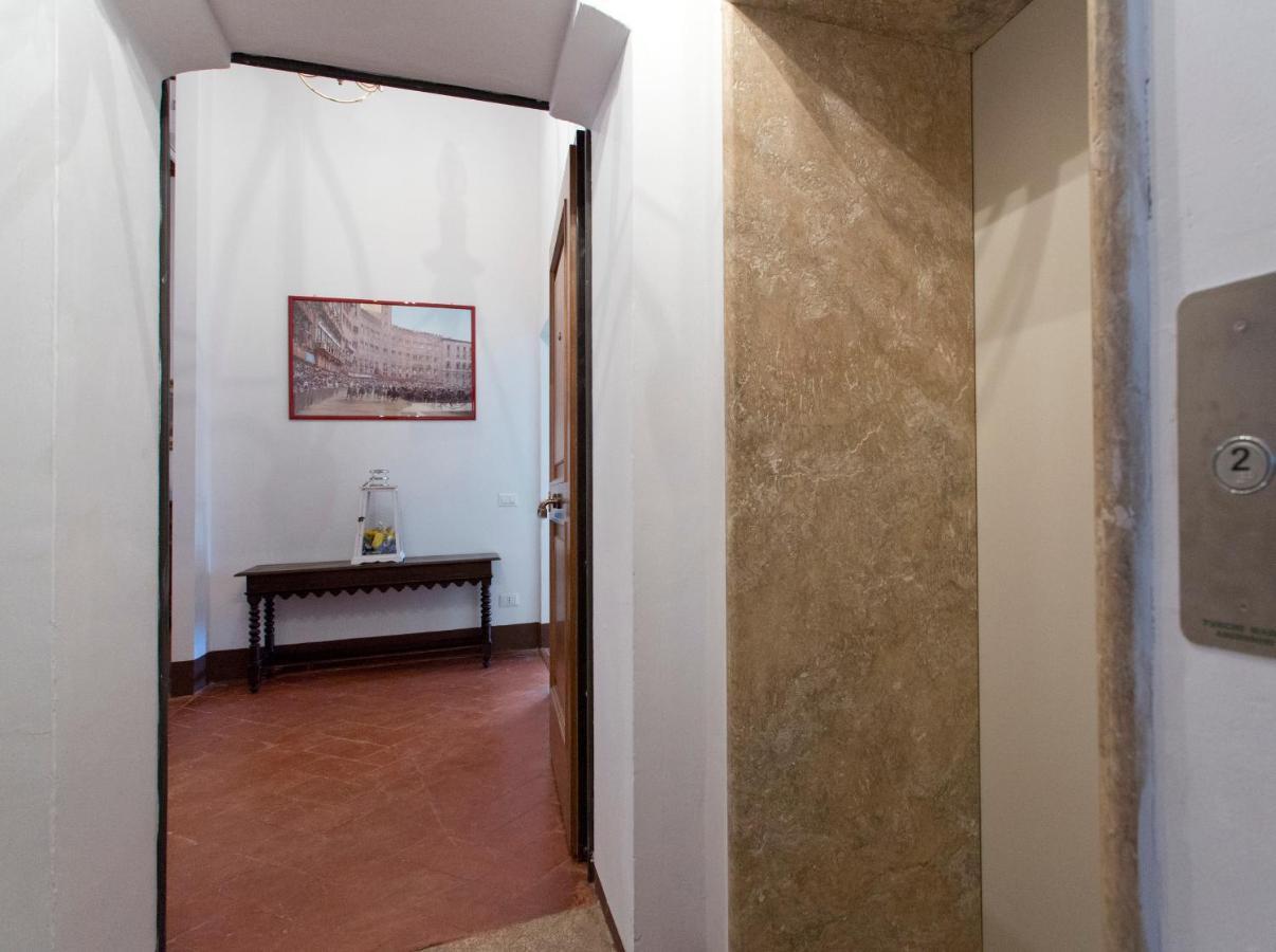 Residenza D'Epoca Palazzo Piccolomini Apartment เซียนา ภายนอก รูปภาพ