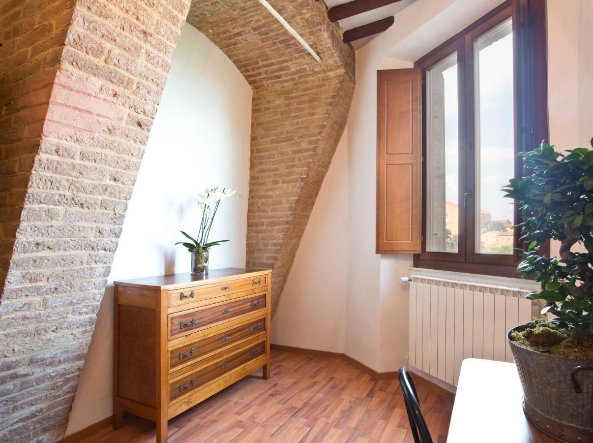 Residenza D'Epoca Palazzo Piccolomini Apartment เซียนา ภายนอก รูปภาพ