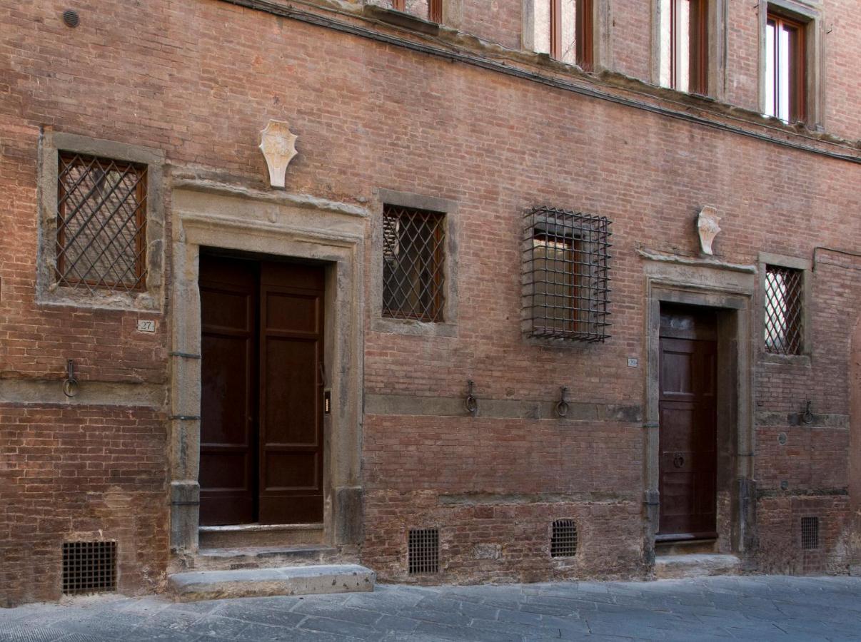 Residenza D'Epoca Palazzo Piccolomini Apartment เซียนา ภายนอก รูปภาพ